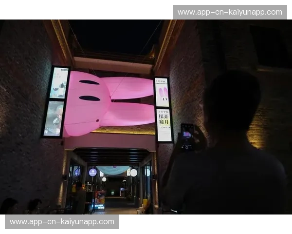 弄堂里的Espresso遇上天台上的九宫格：上海与重庆的“巅峰对决”